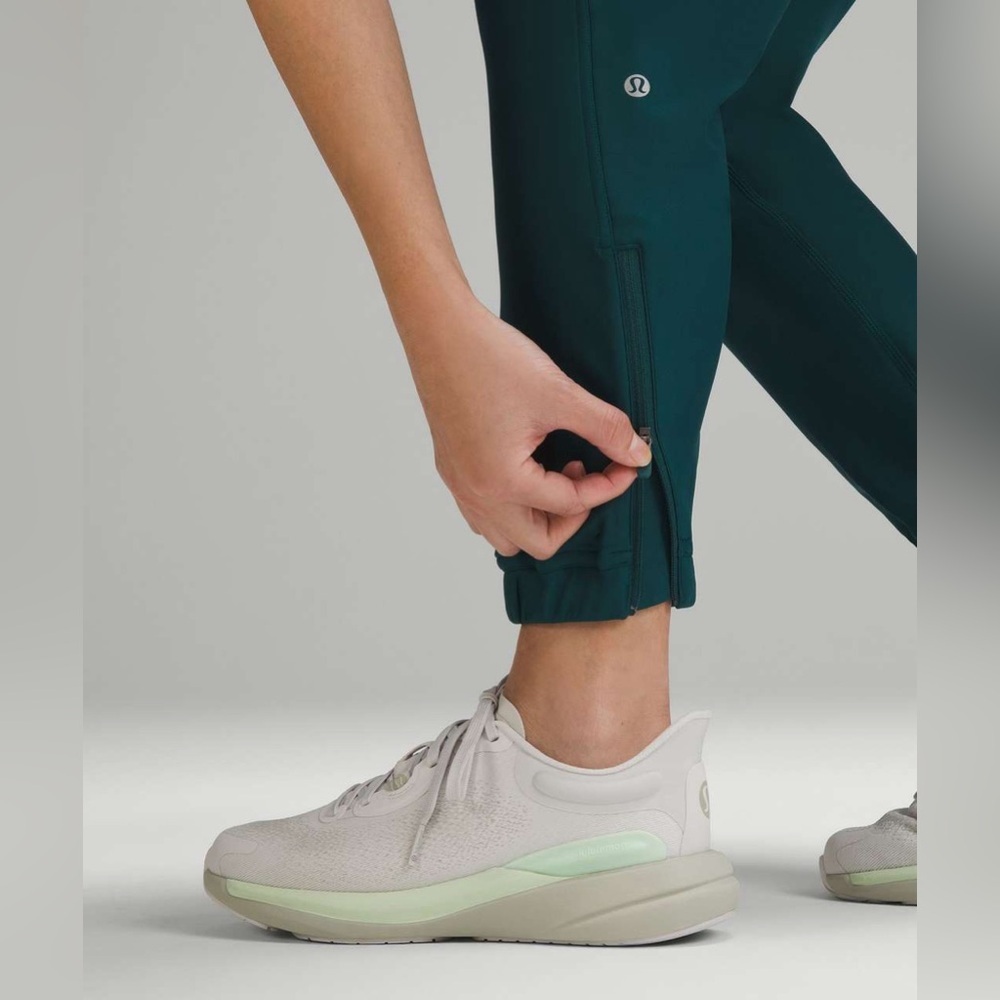 Lululemon Adapted State High-Rise Fleece Jogger - Picture 3 of 9